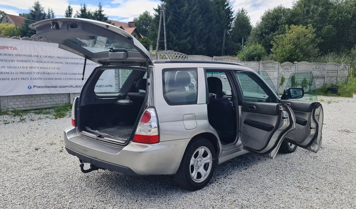 Subaru Forester cena 15900 przebieg: 218000, rok produkcji 2006 z Olszyna małe 497